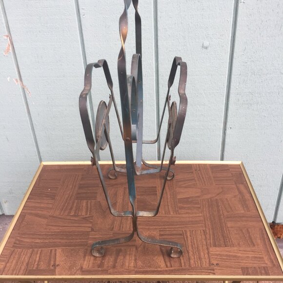 Vintage Wrought Iron Magazine Stand/Rack Heart Design 20" tall Shabby Chic Desig - Picture 3 of 8